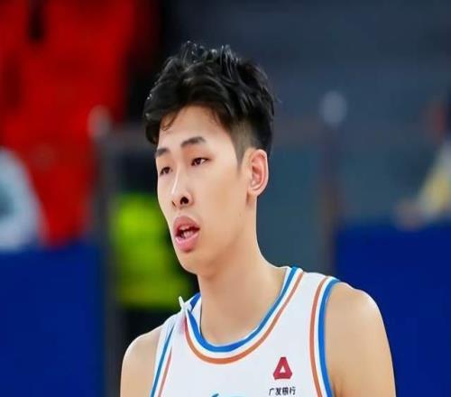 中国男篮打完2场热身赛，邹阳领衔4人可以拜拜了，郭士强快出手吧