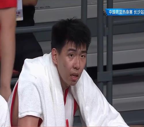 10分8板4帽！2米26中锋打出高光表现，球迷：杜锋耽误了他