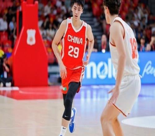 入选国家队备受争议！福建小将登场时间力压队内核心邹阳杨曦皓