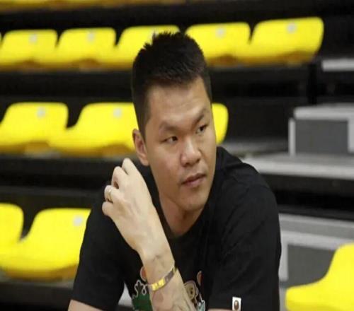 广东男篮动态更新！徐杰胡明轩退出国家男篮原因出炉，新赛季萨姆纳有望回归，朱芳雨最新引援方向敲定