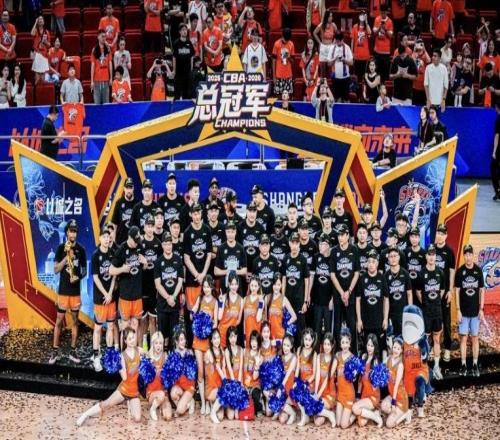 上海夺冠却留下疑问！白边未现身颁奖，已消失无影无踪了！