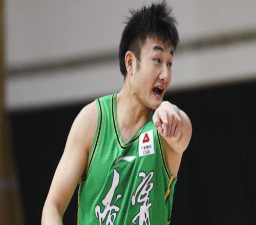 CBA最新消息！广东宏远签约争议外援，丛明晨重返赛场