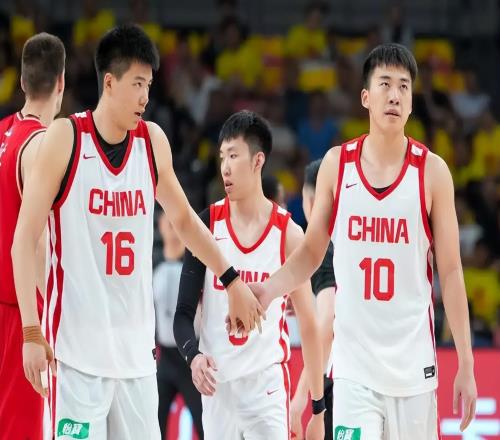 官宣中国男篮第4批裁员名单！累计15人离队，胡明轩、赵睿落选