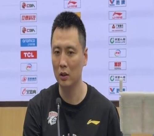 卢伟：圆梦冠军确实很激动，最感谢的是队员和俱乐部对我的信任