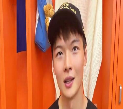 王哲林：夺冠瞬间眼泪夺眶而出，打封闭因错过总决赛会后悔一辈子
