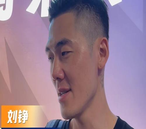 上海夺冠更衣室采访！李弘权大谈自律，李添荣+刘铮强调团队精神
