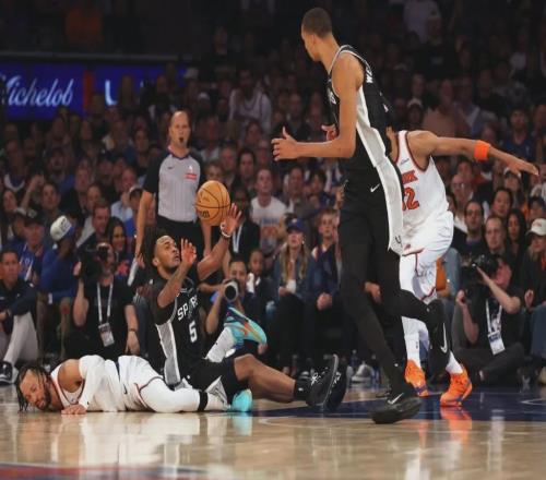 NBA宣布！审查文班亚马！裁判承认漏吹犯规
