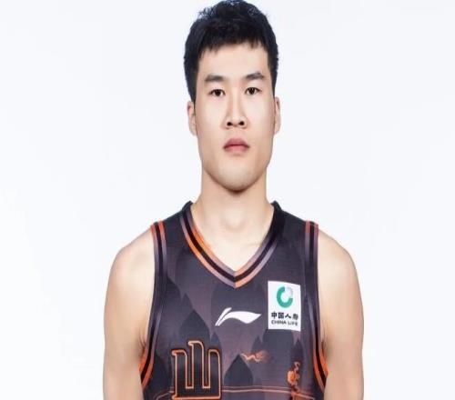 山东男篮官宣：前国手于德豪老将孙桐林等4人合同到期后不再续约