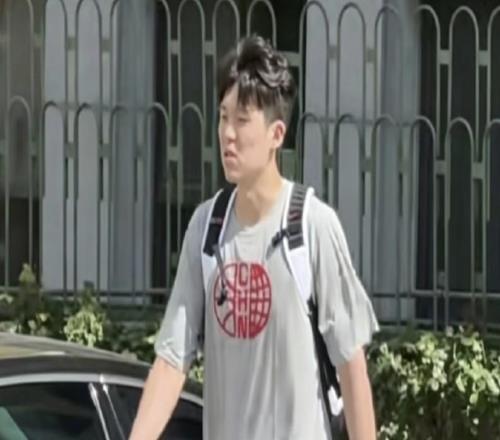 备战世预赛，杨瀚森、曾凡博和贺希宁已经与男篮国家队会合