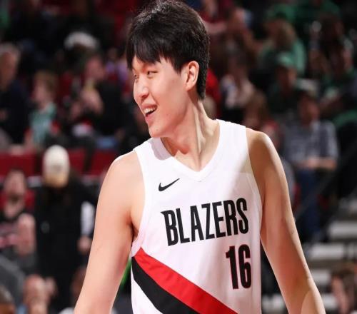 CBA最新消息：杨瀚森回归首秀，洛夫顿有望加盟广东队