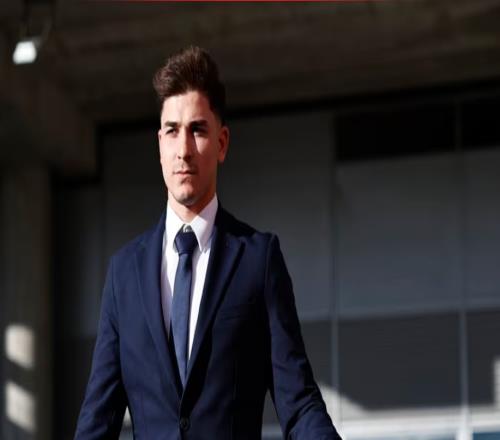 马竞坚称阿尔瓦雷斯从未申请离队，转会风波或成世界杯焦点