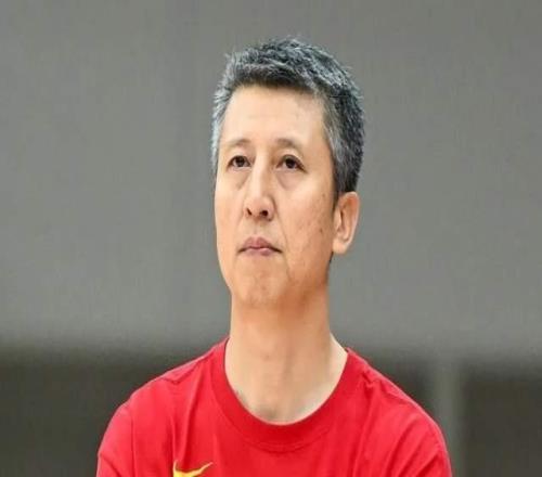 男篮12人大猜想：赵继伟领衔后卫线，杨瀚森没悬念，李弘权扮奇兵