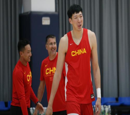 CBA消息！周琦赵睿无缘国家队，北卡接触林葳，辽宁签约2米11中锋