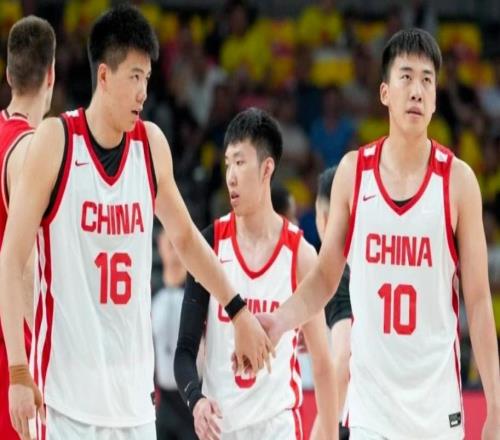 中国男篮战胜塞尔维亚，庞峥麟徐昕首秀满分，崔永熙焦泊乔找回状态，塞尔维亚主帅盛赞中国男篮小将