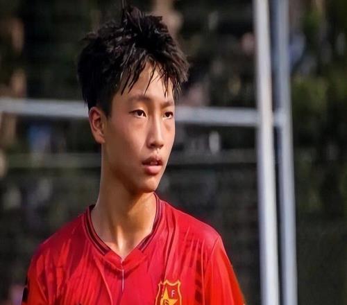 李昊炎何许人也能让巴萨青训打破46年惯例，签下首位中国少年！